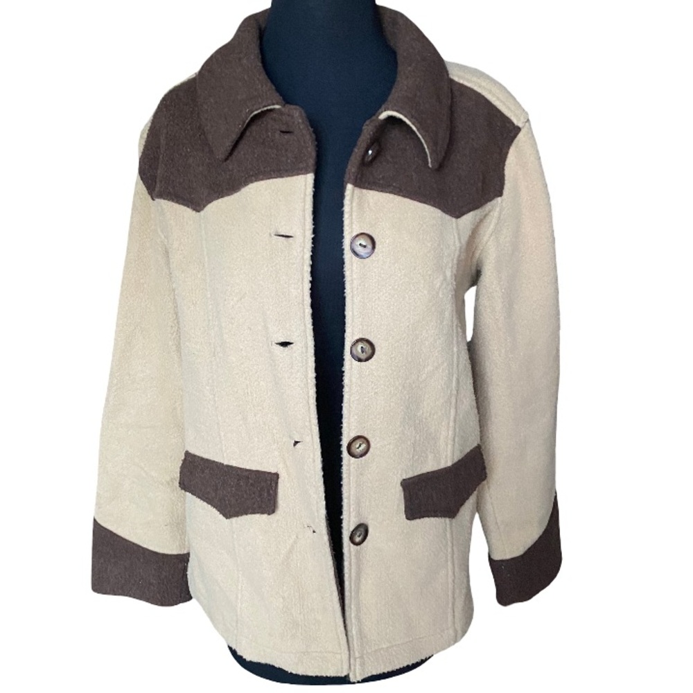 Vintage Tasha Polizzi Cabela’s cream and brown button down fleece jacket size M